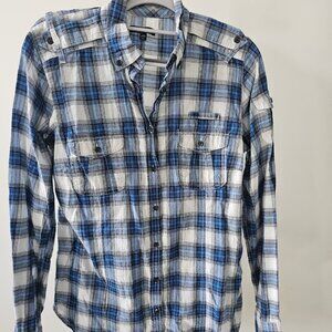GAP. Long-sleeved shirt. Size L.  Color  Features a plaid pattern in light blue,